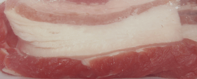 肉の脂身の画像